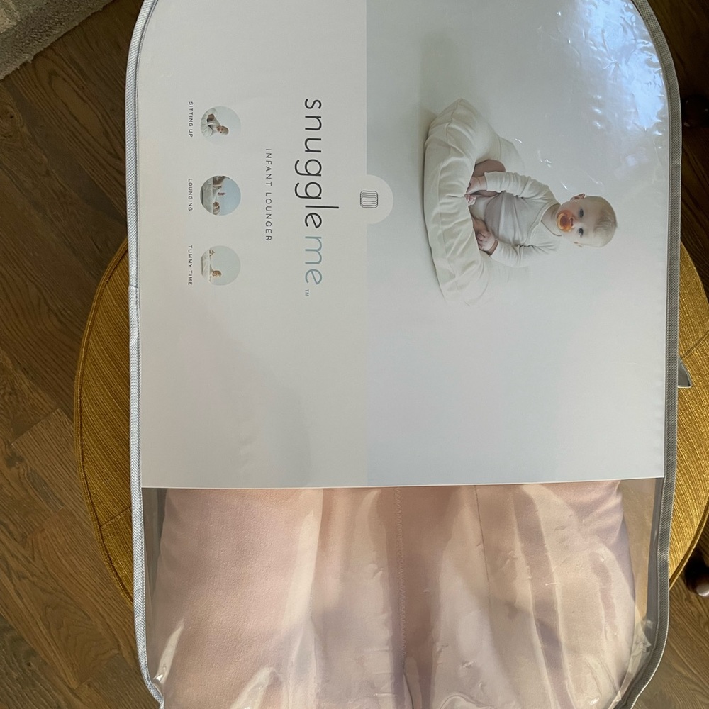 Snuggle Me Infant Lounger - NIB